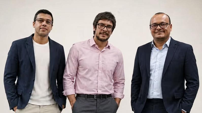 À esquerda, Carlos Pereira, COO da Draiven; no centro Dhiogo Corrêa, CTO; e à direita, o CEO, Carlos Schmiedel