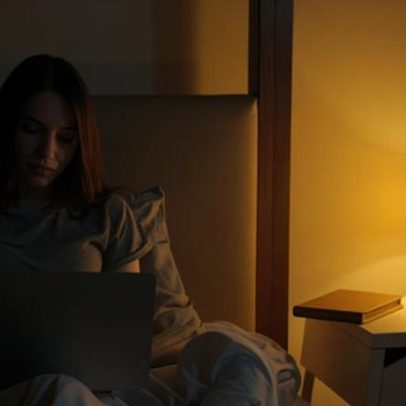 Bedtime stacking: fazer tarefas na hora de dormir pode atrapalhar o sono