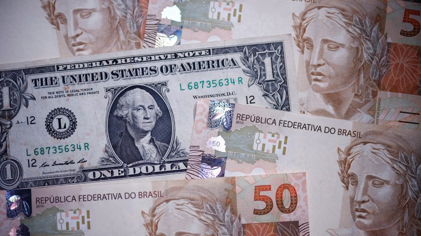 Expectativa de que EUA e Irã possam negociar a paz deu força a divisas de países emergentes