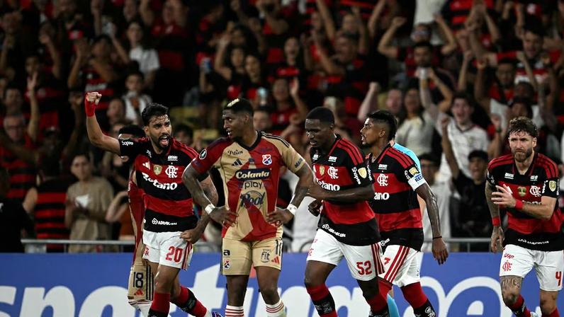Flamengo foi dominante na vitória sobre o Independiente de Medellín no Maracanã.