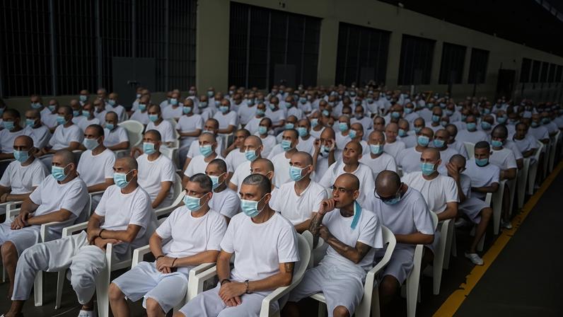 El Salvador realiza mega julgamento contra 486 suspeitos da gang MS-13