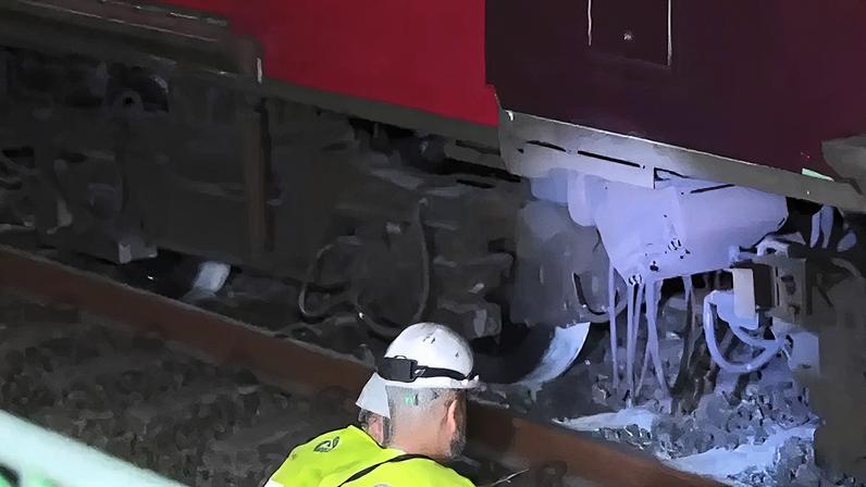 Linha 9-Esmeralda teve descarrilamento do trem no sentido Osasco na noite do último domingo, 26