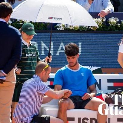 Carlos Alcaraz desiste da defesa do título em Roland Garros por lesão no pulso
