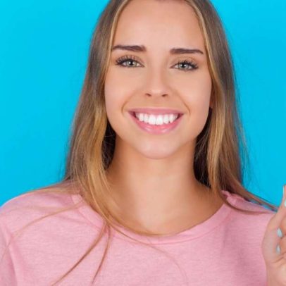 5 sinais de que é hora de trocar a escova de dentes