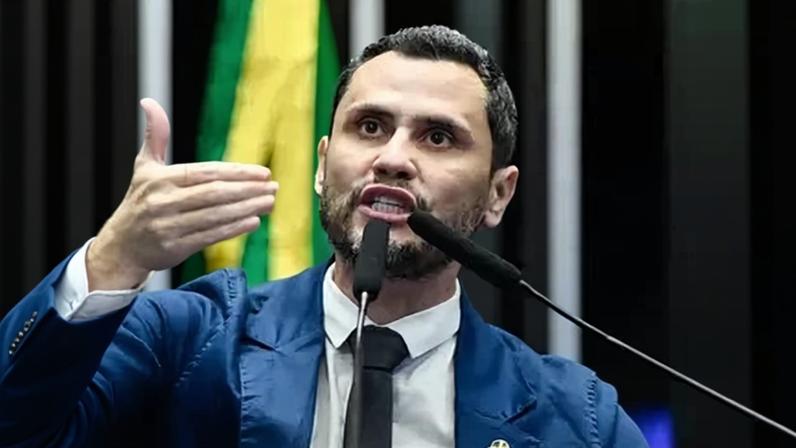 Senador Cleitinho, do Republicanos, lidera corrida pelo governo de Minas Gerais, enquanto vagas para o Senado têm disputa em aberto entre seis pré-candidatos