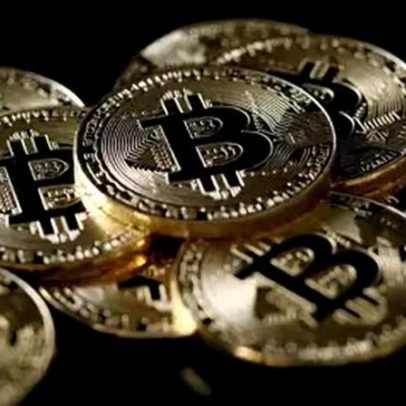 Bitcoin atinge maior preço em duas semanas, com atenção à guerra
