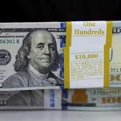 Dólar à vista avança com piora da percepção de risco global com alta do petróleo