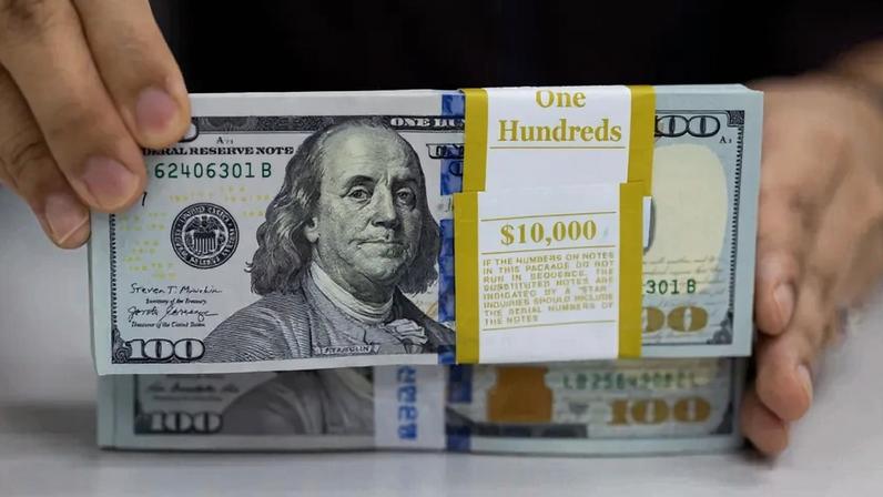 Dólar à vista avança com piora na percepção global de risco diante de alta no petróleo — Foto: SeongJoon Cho/Bloomberg