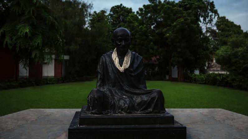 Poucas definições de felicidade resistem tão bem ao tempo quanto a de Mahatma Gandhi