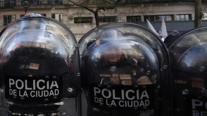 Integrantes da Polícia da Cidade de Buenos Aires. Foto ilustrativa.