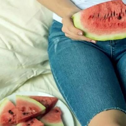 Melancia à noite: o que acontece com o corpo