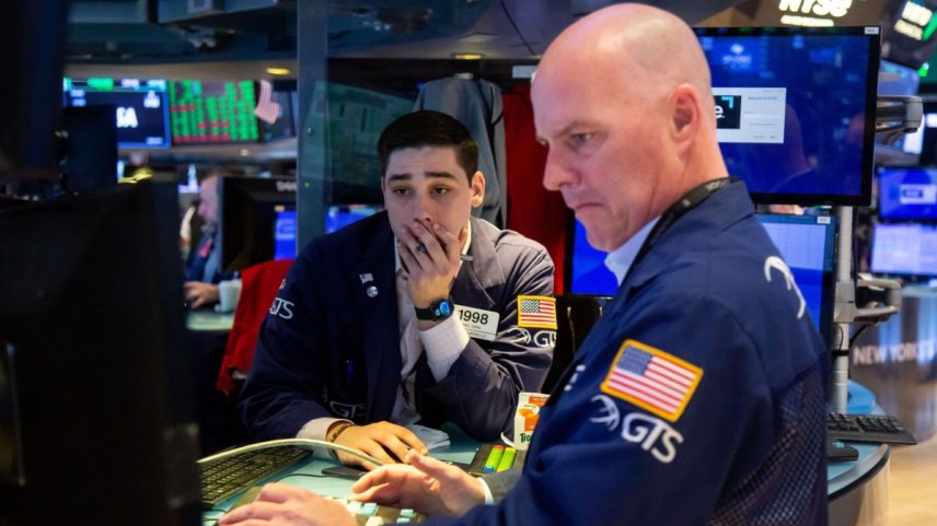 Operadores na bolsa de valores de Nova York (Nyse) — Foto: Michael Nagle/Bloomberg