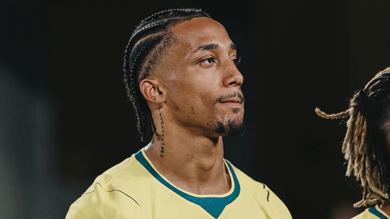 Barcelona monitora João Pedro para reforçar o ataque, aponta jornal