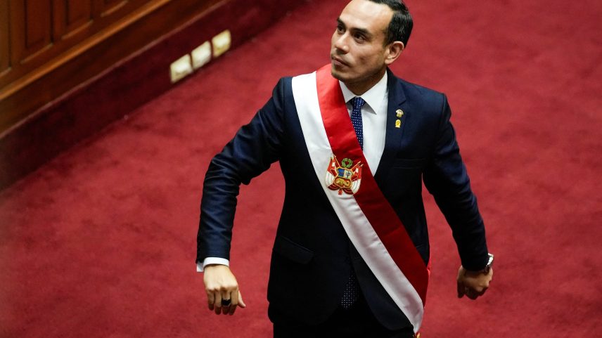 José Jerí permaneceu apenas quatro meses no poder após escândalo por reuniões com empresário chinês