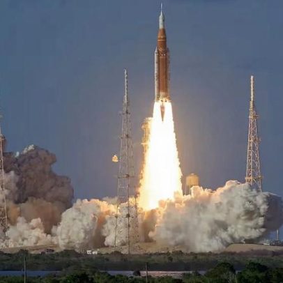 Passageiros em voo assistem ao lançamento da Artemis II de camarote