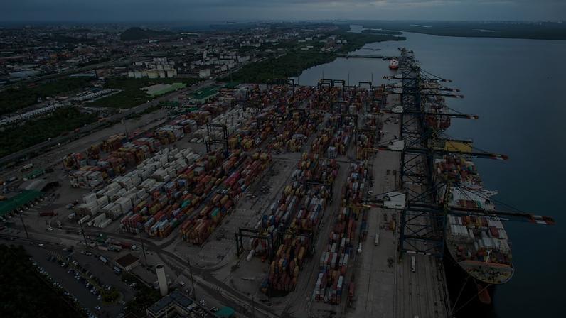 Puerto de Santos: Brasil registra un superávit comercial semanal