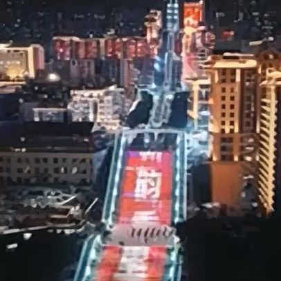 China cria maior escada rolante do mundo e reduz trajeto em 40 minutos