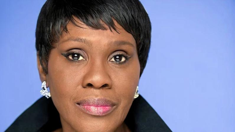 Morre Dee Freeman, atriz de Dexter e Arquivo X, aos 66 anos