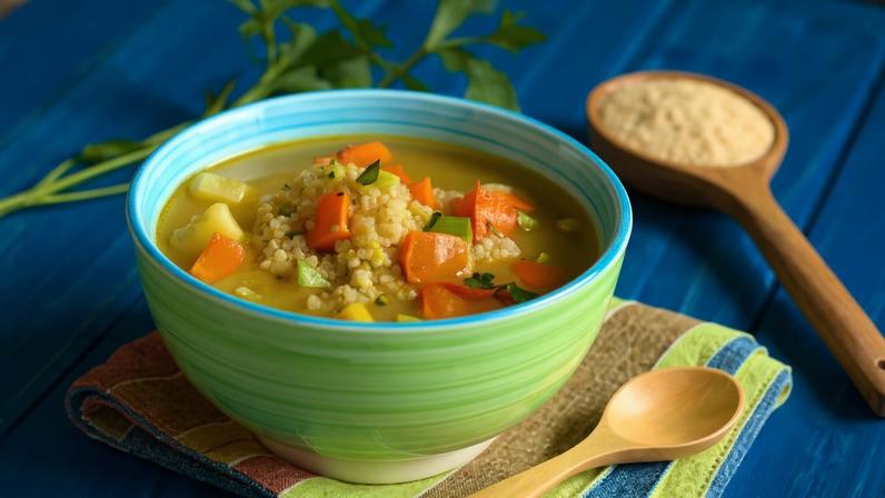 10 sopas ricas em proteínas para começar a semana