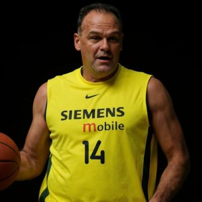 Despedida de Oscar Schmidt será restrita aos familiares