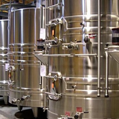 Excesso de vinho: nova destilação começa no vinhedo francês