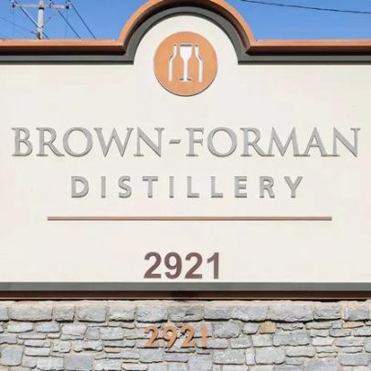 Sazerac aproxima-se de Brown-Forman em negociações de fusão com Pernod Ricard
