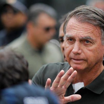 Defesa de Bolsonaro pede a Moraes que técnicos façam manutenção no elevador