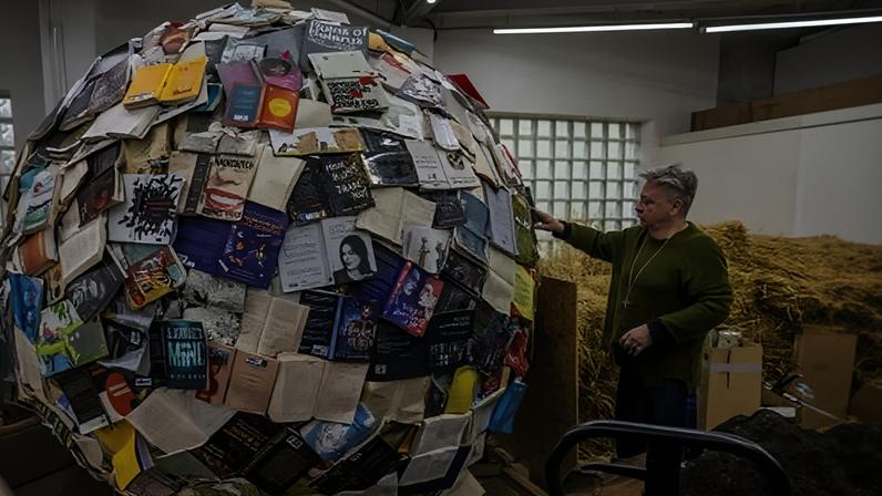 Belarus Free Theatre expõe temas de terror totalitário na Bienal de Veneza