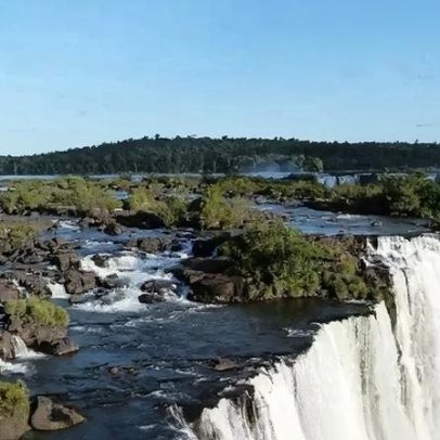 Cataratas e cachoeiras espetaculares iluminam paisagens ao redor do mundo