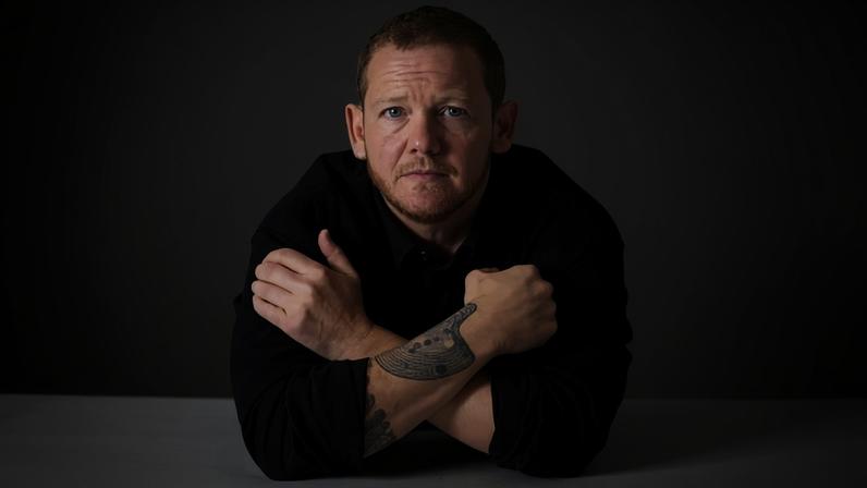 A obra Having Spent Life Seeking, de Kae Tempest, retrata trauma e transição