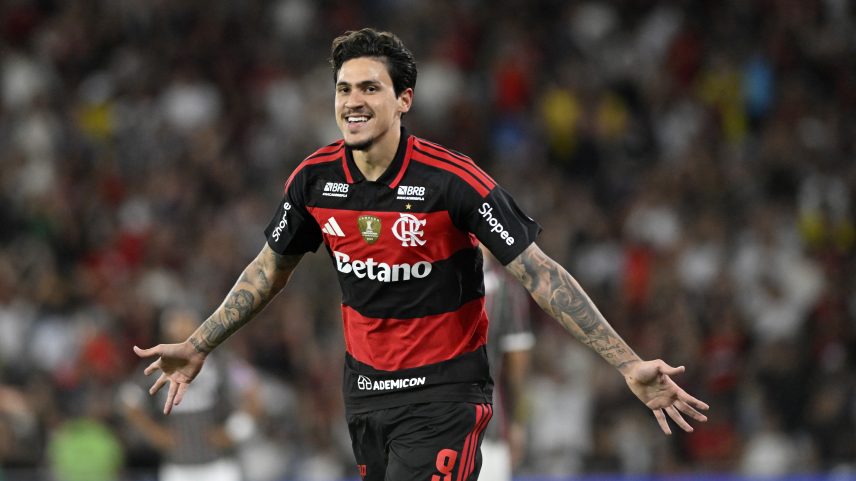 Pedro comemora segundo gol no clássico | Fluminense x Flamengo — Foto: André Durão