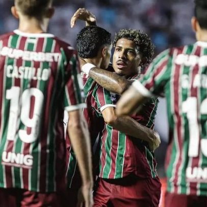 Fluminense vence Santos fora de casa e sobe na tabela