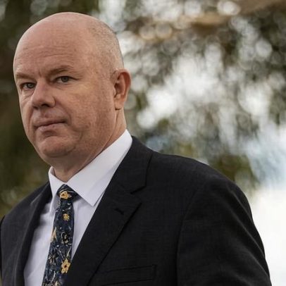 Ex-marido da homicida australiana de cogumelos vai escrever memoir sobre o caso