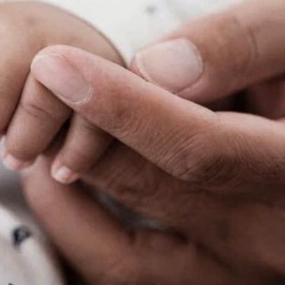 Como cortes na licença parental remunerada nos EUA impactam você