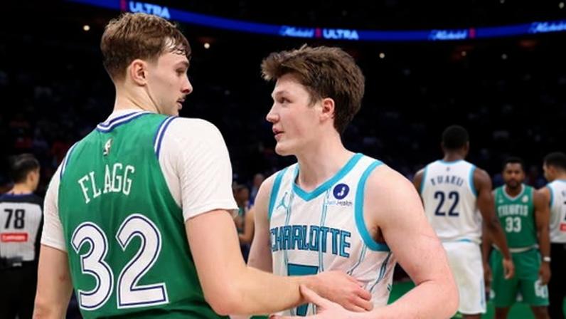 Flagg vence Knueppel para ser o segundo mais jovem Rookie do Ano da NBA