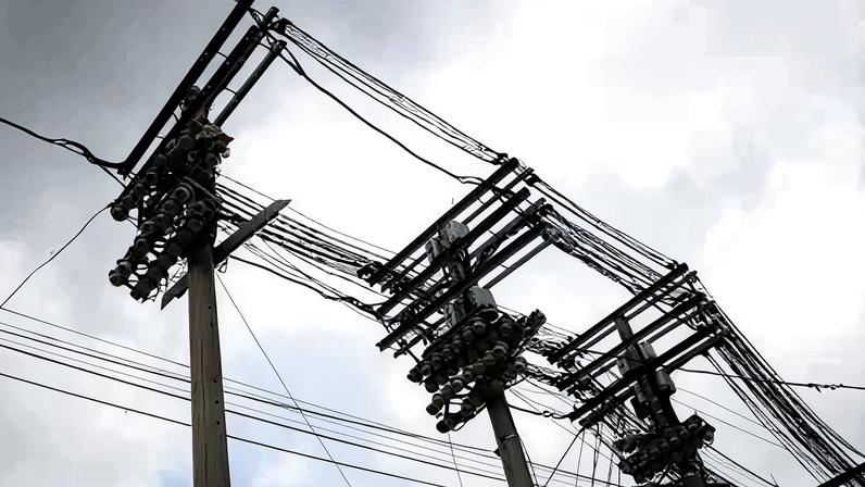 Postes de energia em Manágua, na Nicarágua