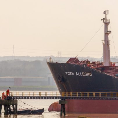 Estoques no limite não aliviam pressão sobre o petróleo