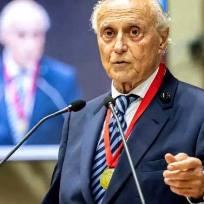 Porto Alegre concede cidadania honorária a Eduardo Suplicy