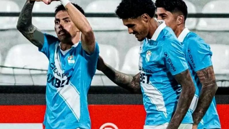 Superioridade numérica dos donos da casa não se transformou em gols na primeira parte –