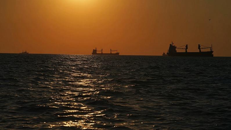 Navios no Estreito de Ormuz