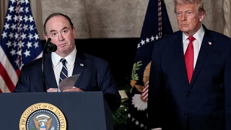 Pentágono troca secretário da Marinha em meio a bloqueio no estreito de Ormuz