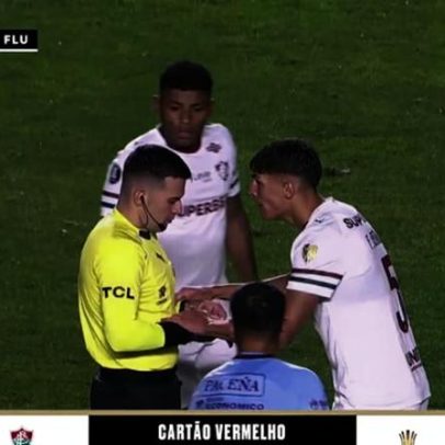 Facundo Bernal recebe segundo amarelo por reclamação e é expulso