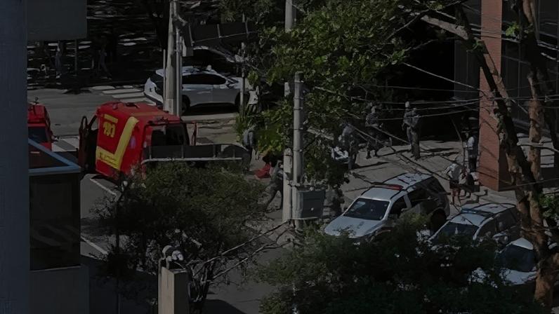Assalto em Moema termina com homem baleado na cabeça na manhã deste domingo.
