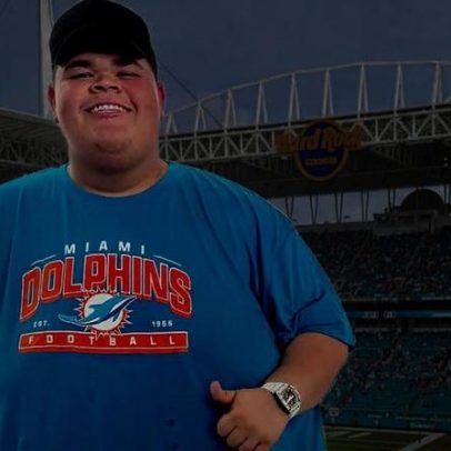 Gordão da XJ celebra perder 130 kg; lembra passar pela porta de lado