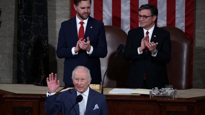 O rei Charles III durante discurso no Congresso dos EUA, em Washington D.C. (Foto: EFE/EPA/JIM LO SCALZO)