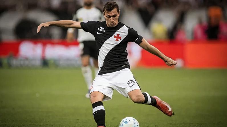 Lucas Piton tenta ganhar sequência no Vasco –