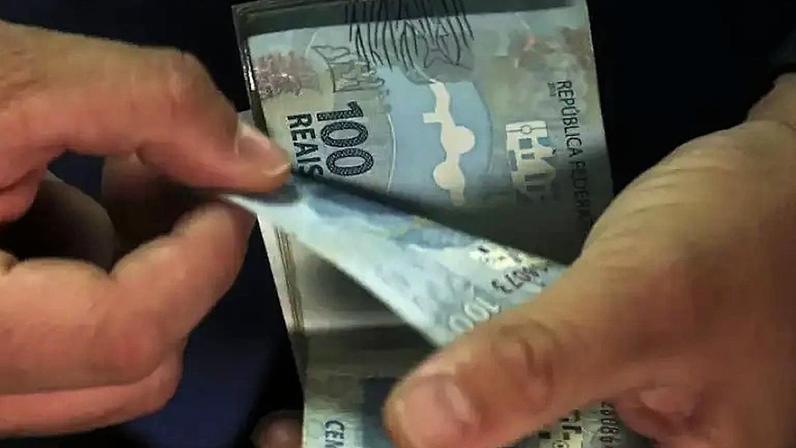 Desenrola 2: ideia do governo é que as pessoas troquem dívidas com juros mais elevados (de cartão de crédito ou cheque especial, por exemplo) por dívidas com juros mais baixos