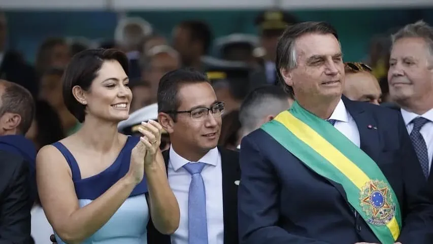 Ao TSE, Eduardo Torres declarou ser fotógrafo e não possuir formação superior. (Foto: Alan Santos/PR)