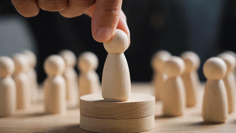 Descubra como equilibrar a atualização técnica com a saúde mental e assumir o controle real