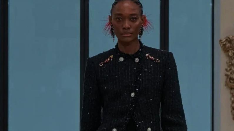 Mariane Calazan para a Chanel